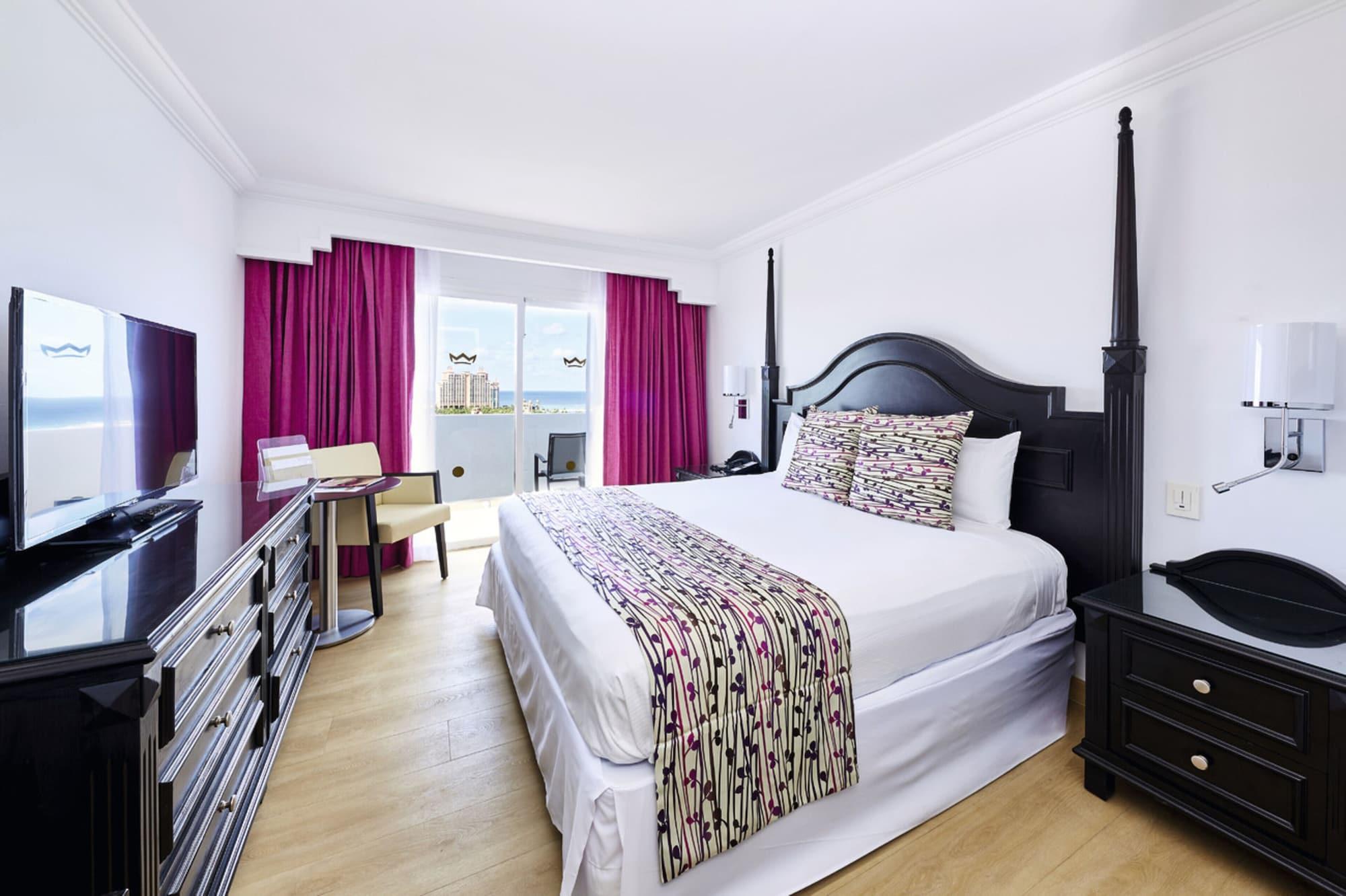 Riu Palace Paradise Island (Adults Only) Creek Village Exterior foto