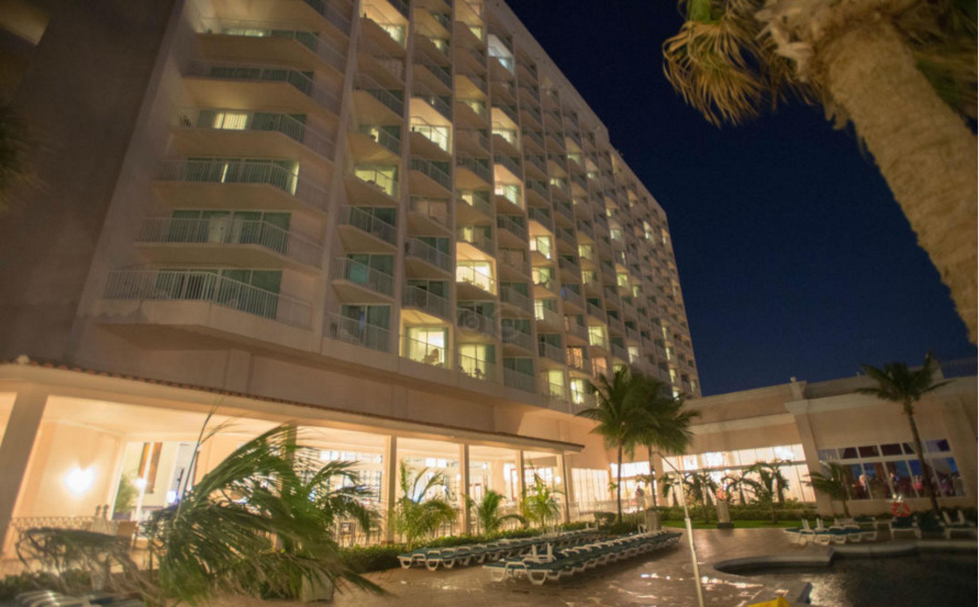 Riu Palace Paradise Island (Adults Only) Creek Village Exterior foto